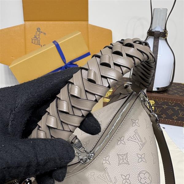 2026124175359998 560